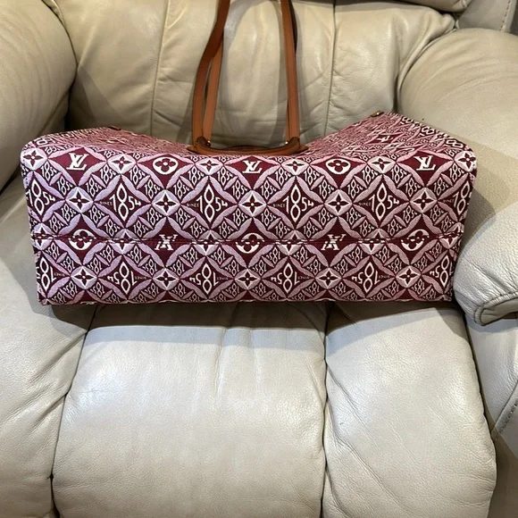 SOLD!!  Louis Vuitton Since 1854 On The Go GM Bordeaux - Picture 5 of 5